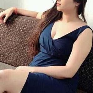 Anushka Delhi0